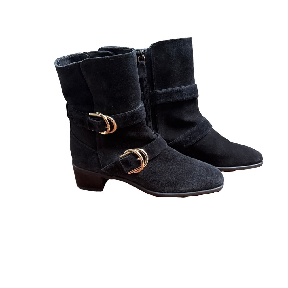 Stuart Weitzman Britain Suede Stack Heel Booties. Like New. Size 7.5